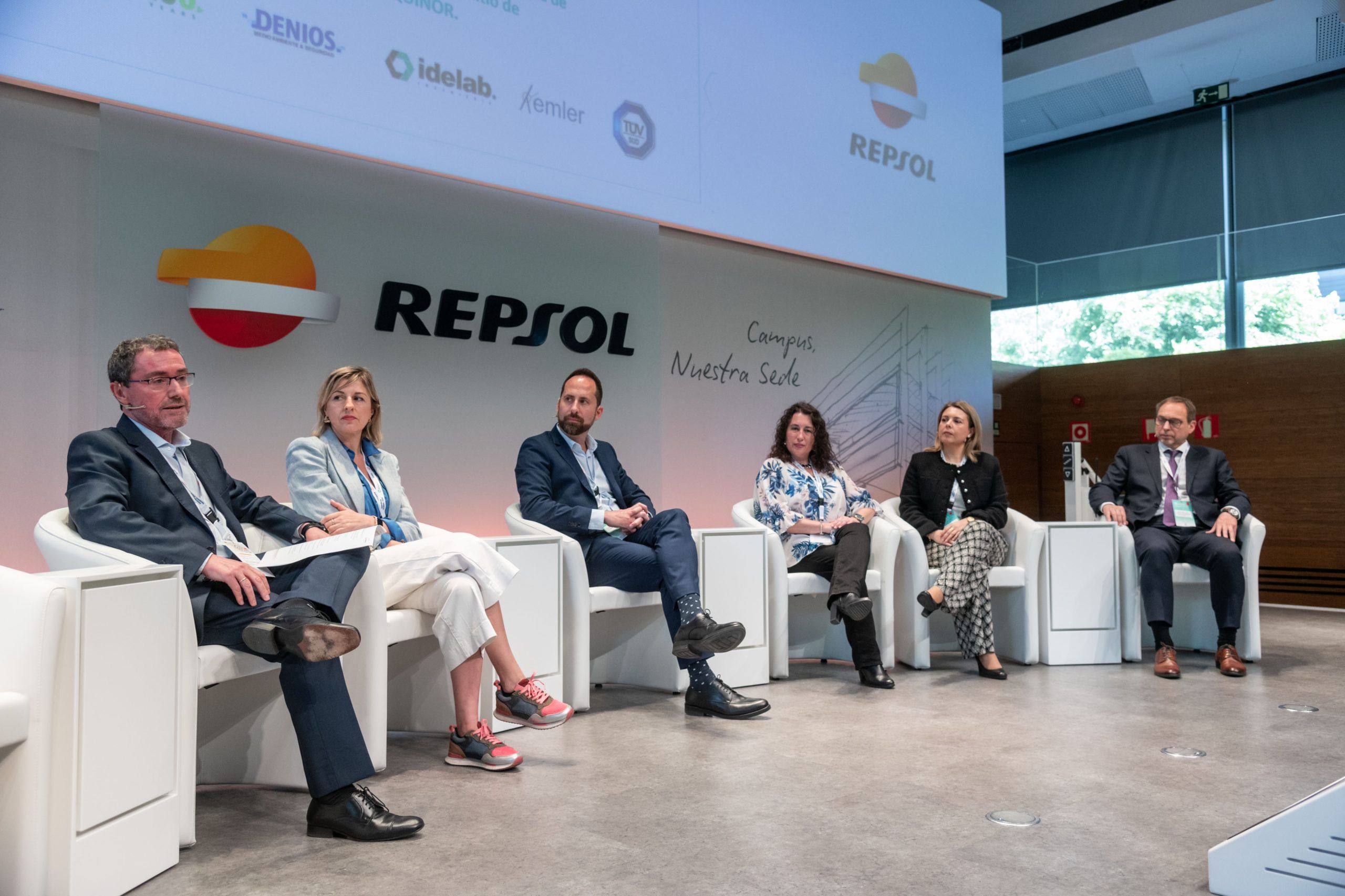 César L. Fernández, Valdés, Carolina García Bailo, Francesc Lleches Barber, Cristina Sacristán Gallurt, Isabel Sanchis Chilet y Javier Sáez Lozano