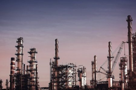 photo_86503_20170217-Oil-Refinery-at-Dusk-1140x580