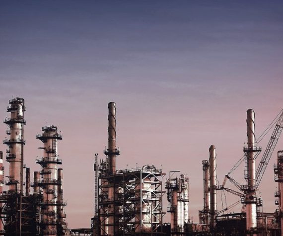 photo_86503_20170217-Oil-Refinery-at-Dusk-1140x580